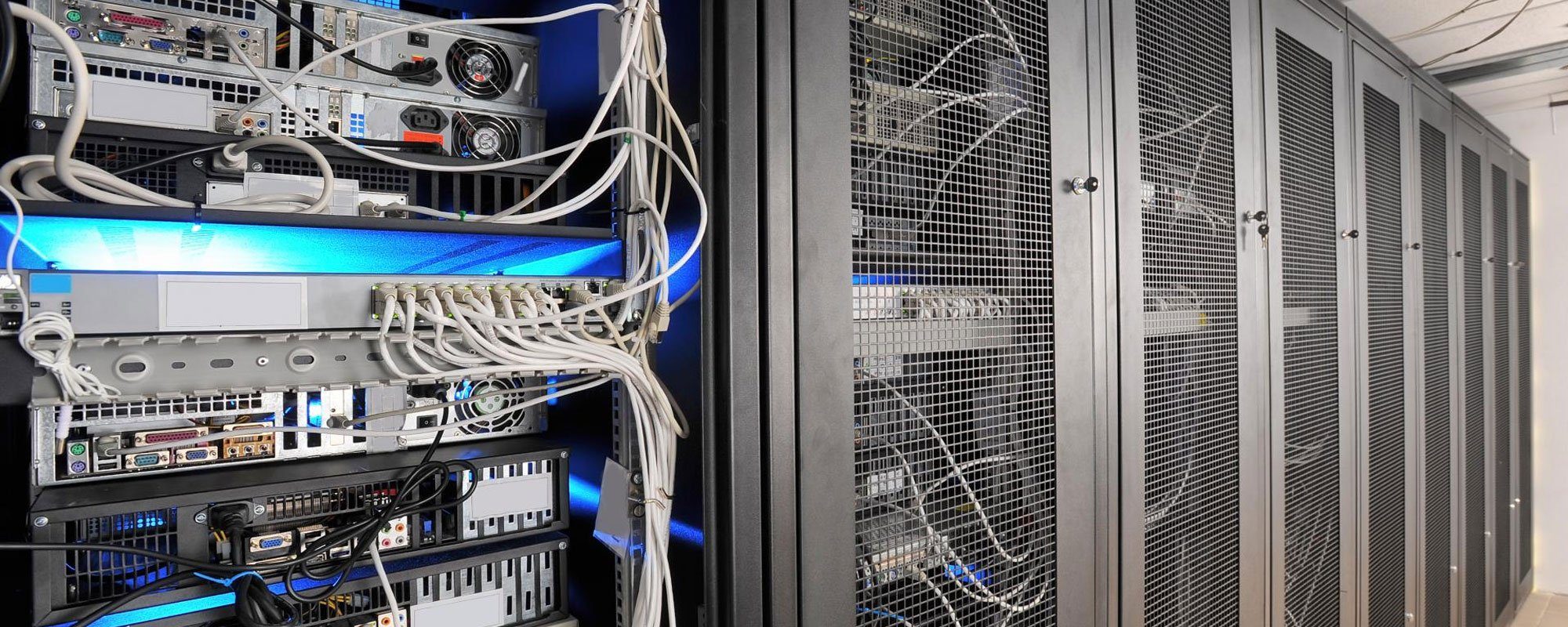 Специализированные компьютеры серверы. Схд это серверное оборудование. Сетевое и серверное оборудование. Мощный сервер. Серверная машина.
